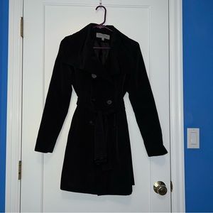 Black water resistant trench